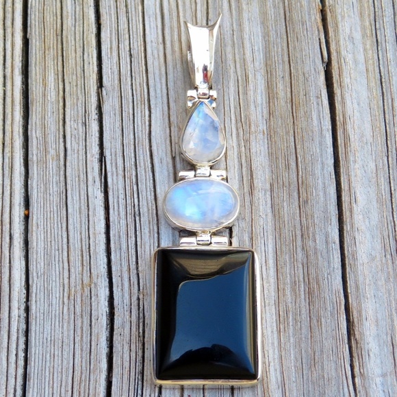 Vintage Jewelry - Vintage 925 Rainbow Moonstone & Onyx Pendant